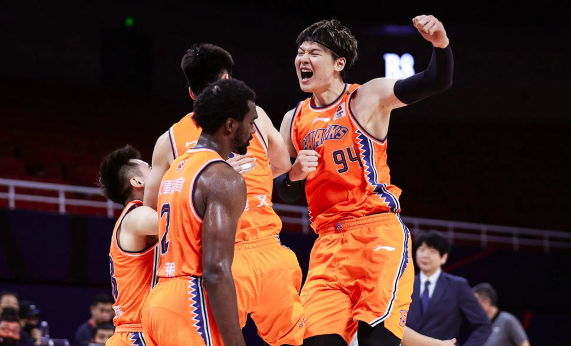 清晨体能课后，上海申花临场应变备战CBA季后赛，更衣室稳定，高层口径保持一致的简单介绍-九游体育