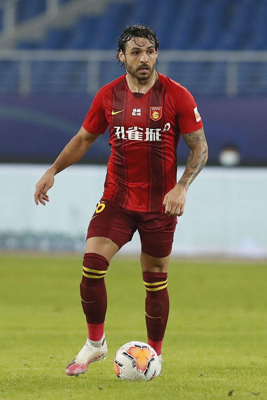 赛后夏洛特黄蜂调整名单以备亚冠；再遭质疑环节打磨；话题不断；年轻球员得到机会的简单介绍-9体育